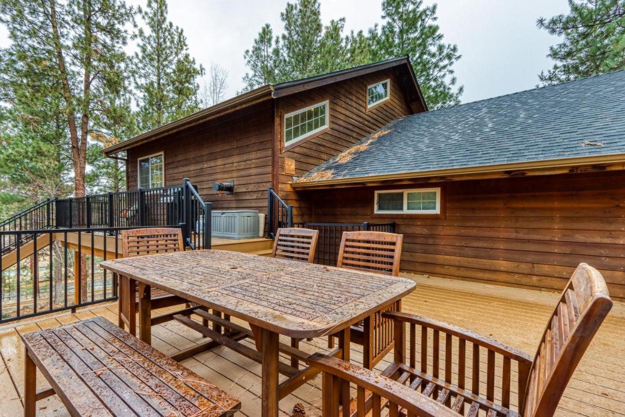 Camp Polk Lodge Sisters Exterior photo